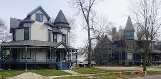 324 Stuart Ave, Kalamazoo, MI 49007