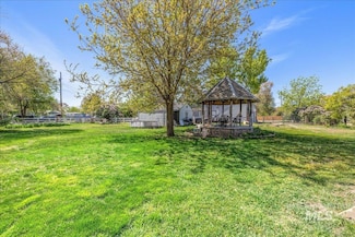 624 6th St N, Nampa, ID 83687