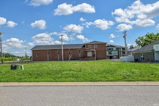 8523 Pebble Creek Dr, Ohio Township, IN 47630