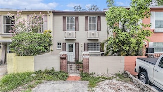 9812 Overlook Dr, Temple Terrace, FL 33617