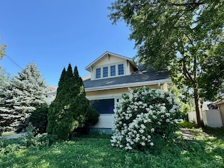 814 W 22nd St, Kearney, NE 68845