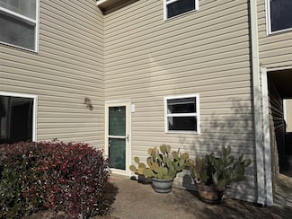 6767 Meadow Oak Place Unit 1, Memphis, TN 38120