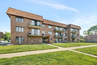 9535 S Mayfield Ave Unit 203, Oak Lawn, IL 60453