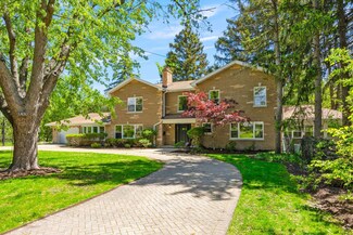 1437 Central Pkwy, Glenview, IL 60025