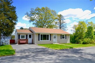 447 England St, Cumberland, RI 02864