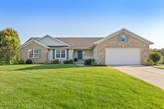 8296 Golfside Dr, Jenison, MI 49428