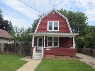 557 W Park Ave, Aurora, IL 60506