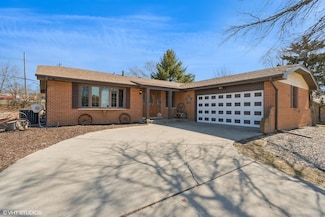1015 Oak Dr, Beecher, IL 60401