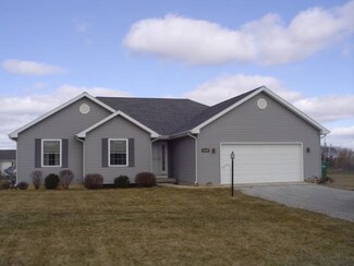 9310 E Kiser Lake Dr, North Webster, IN 46555