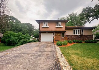 412 Morningside Dr, Rockford, IL 61108