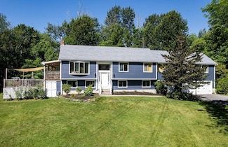 10 Longmeadow Ln, Medway, MA 02053
