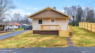 402 Pine St, Madisonville, TN 37354