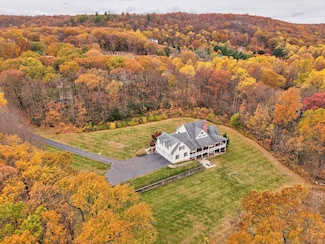 363 Winding Ridge, Southington, CT 06489