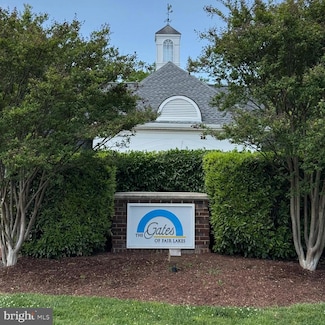 12893 Fair Briar Ln, Fairfax, VA 22033