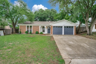 1508 Trammell Dr, Benbrook, TX 76126