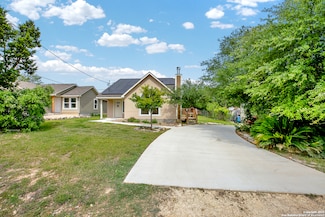 2135 Blueridge Dr, Canyon Lake, TX 78133