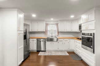 64 Bolton St, Lowell, MA 01852