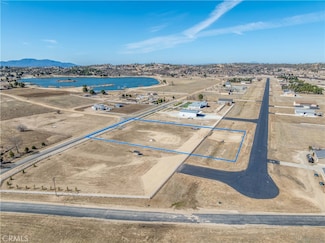 330 Sky Harbor Way, Aguanga, CA 92536