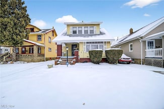 13405 Thornhurst Ave, Garfield Heights, OH 44105