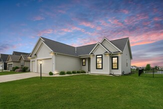108 Astoria Dr, Savoy, IL 61874