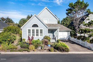 230 SW 61st St, South Beach, OR 97366