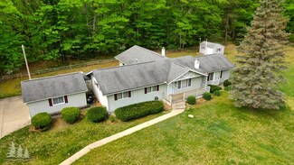 2850 Oak Ave, Lewiston, MI 49756