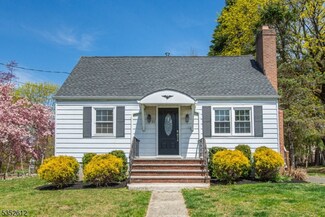 21 Birchwood Rd, Randolph, NJ 07869