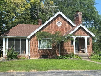 110 N First St, Sheldon, MO 64784
