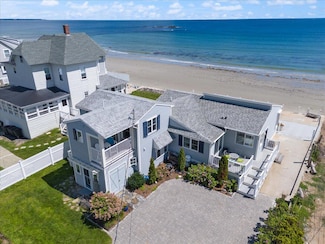 106 Webhannet Dr, Wells, ME 04090