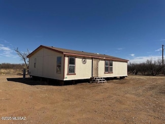433 E Camino de Pampas, Huachuca City, AZ 85616