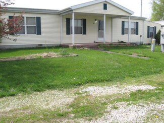 207 Essex Dr, Sparta, MO 65753