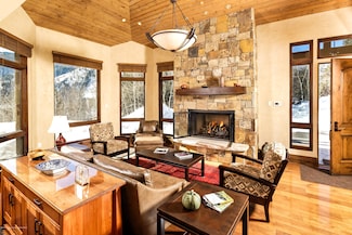 96 Mountain Laurel Ct Unit B, Aspen, CO 81611