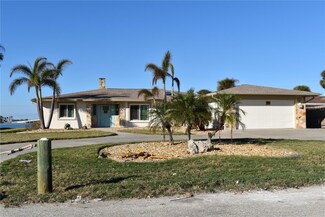 1444 Lemon Bay Dr, Englewood, FL 34223