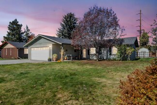 422 SW Blakely Ct, Bend, OR 97702