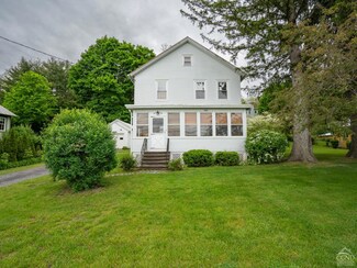 26 Riverview St, Stuyvesant, NY 12173
