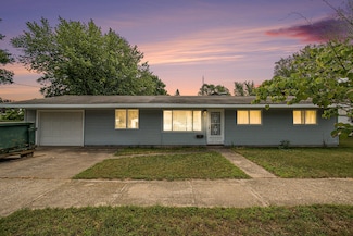 712 N Rath Ave, Ludington, MI 49431