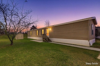 1164 E Bernie Ct, Wayland, MI 49348