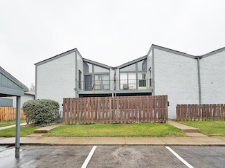 4710 Charecote Ln Unit D, Columbus, OH 43220