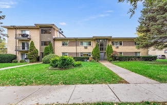 1100 N Wheeling Rd Unit 2B, Mount Prospect, IL 60056