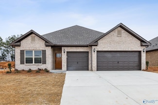 112 Huffman St, Hazel Green, AL 35750