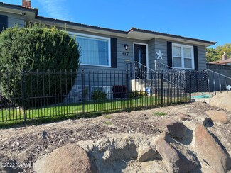 917 S 1st St, Sunnyside, WA 98944