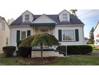 110 Piccadilly St, Campbell, OH 44405