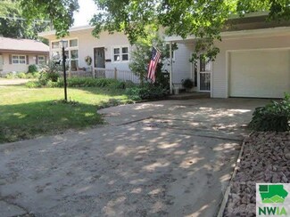 4 Arrow St, Cherokee, IA 51012
