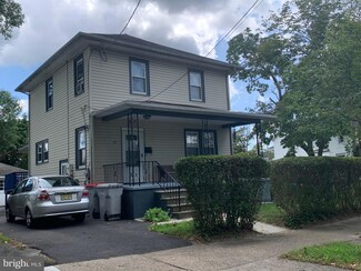 711 E Montrose St, Vineland, NJ 08360