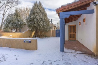 327 Santistevan Ln, Taos, NM 87571