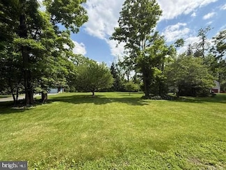 14 Woodcrest Dr, Carlisle, PA 17015