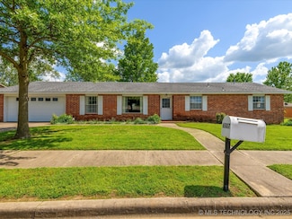 6507 Autumn Cir, Bartlesville, OK 74006