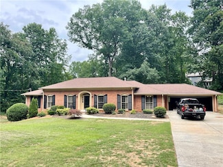 880 Richmond Hill Dr, Marietta, GA 30068