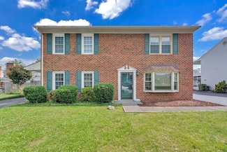1312 Parkdale Manor Dr, Salem, VA 24153