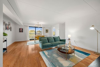 1243 Beacon St Unit 5B, Brookline, MA 02446